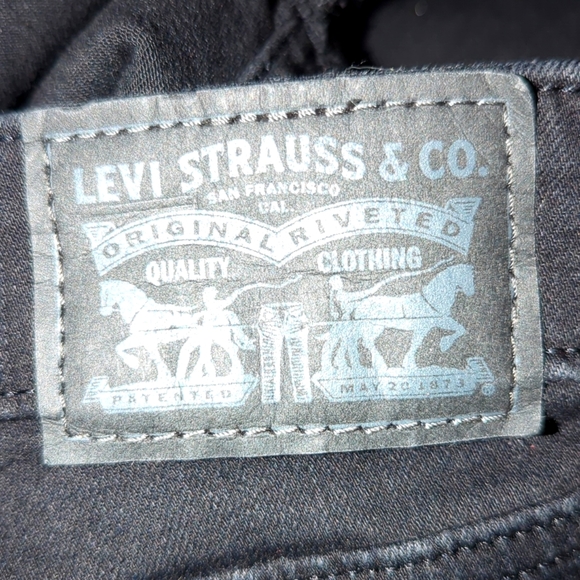 Levi's Denim - 711 Skinny Black Distressed